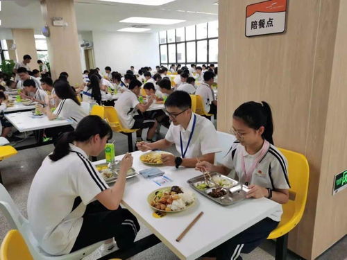 以歌舞為翼，提升餐飲服務品質，共筑校園幸福生活